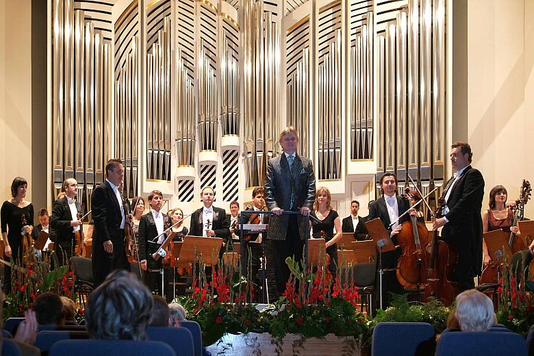 W Filharmonii im. Karola Szymanowskiego wystąpiła Sinfonietta Cracovia pod dyrekcą Grzegorza Nowaka.
