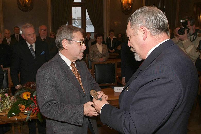 Nagrodę za osiągnięcia 
w dziedzinie historii otrzymał prof. dr hab. Józef Gierowski.