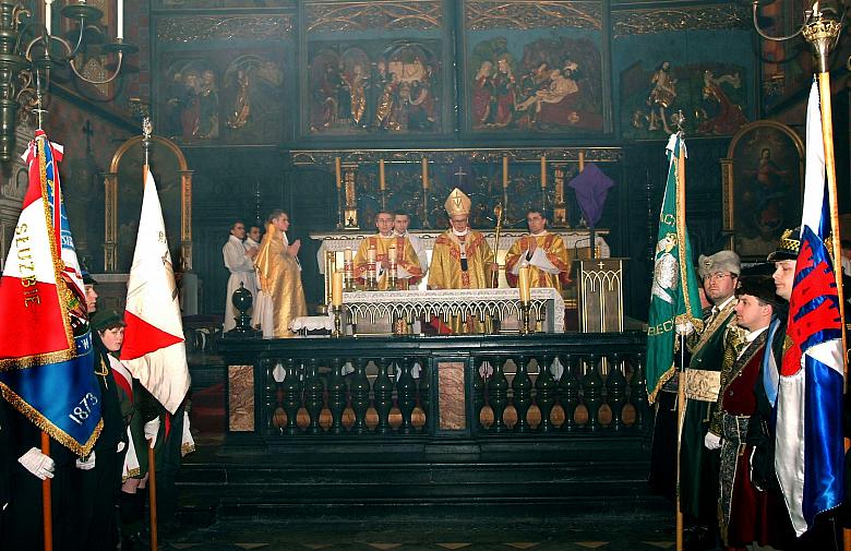 W Bazylice Mariackiej Ksiądz Franciszek Kardynał Macharski celebrował mszę św. w intencji Stołecznego Królewskiego Miasta Krakow