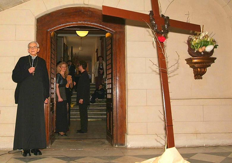 Ksiądz Franciszek Kardynał Macharski złożył zebranym świąteczne życzenia.