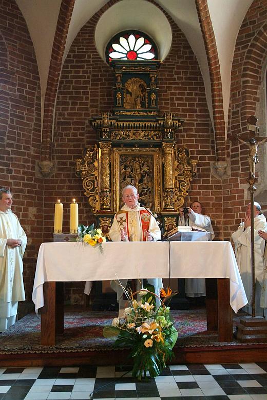 Uroczysta msza św. z okazji wręczenia nominacji generalskiej Ojcu Adamowi Studzińskiemu. 