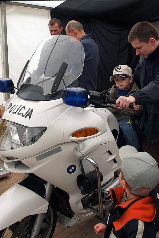 Najwięcej emocji wśród najmłodszych wzbudzał oczywiście policyjny motocykl.