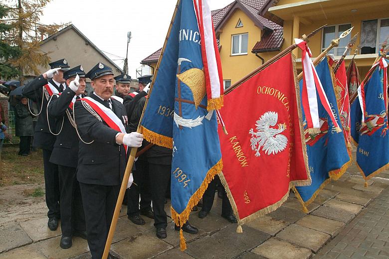 W uroczystości uczestniczyły poczty sztandarowe Ochotniczych Straży Pożarnych.