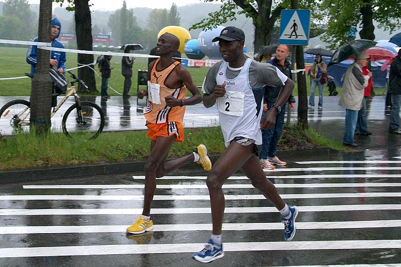 W kategorii mężczyzn zwyciężył Kenijczyk Mathew Kosgei, z czasem 2,18.16 godz.; wśród kobiet najlepsza okazała się zawodniczka z