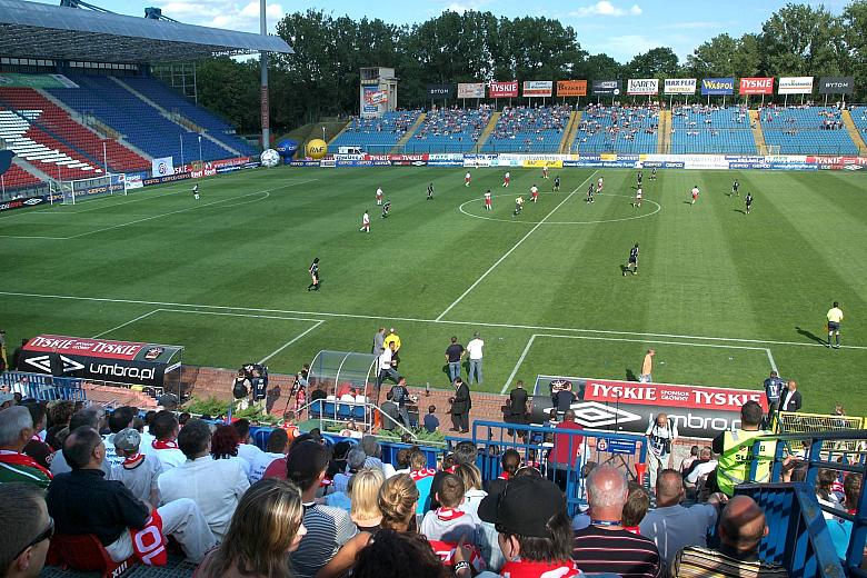 Niezwykły mecz gwiazd Realu Madryt i zespołu Polska FC Kraków rozegrano na stadionie Wisły przy ul. Reymonta. 