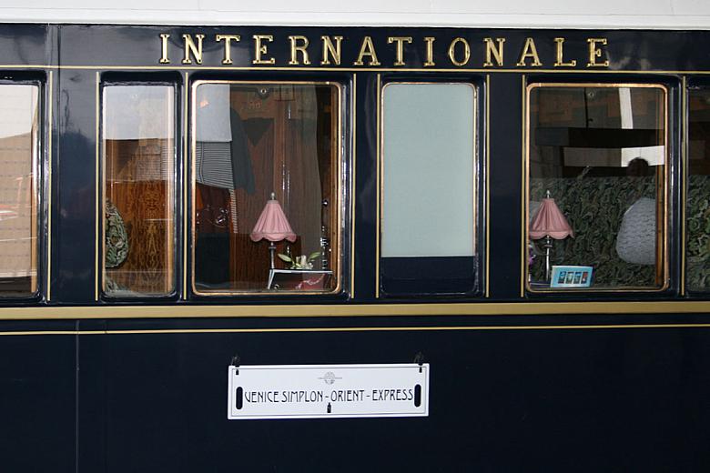 W skład pociagu wchodziły oryginalne, starannie odrestaurowane wagony Orient Expressu, kiedyś kursujące z Paryża do Konstantynop