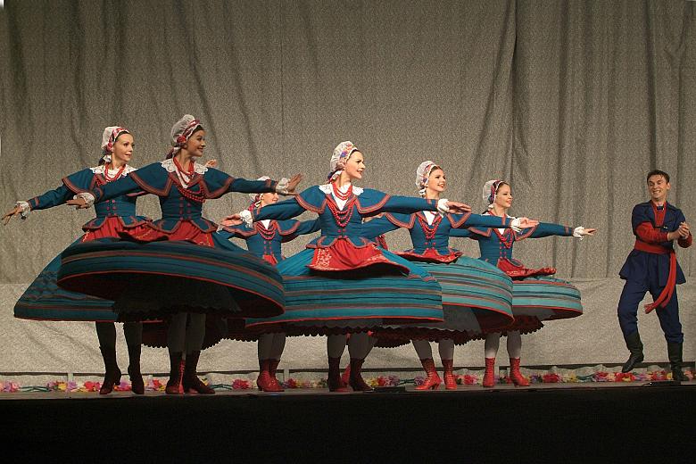 Balet "Mazowsza" zachwyca dziś tak samo, jak  zachwycił publiczność 6 listopada 1950 roku, podczas pierwszego swojego 