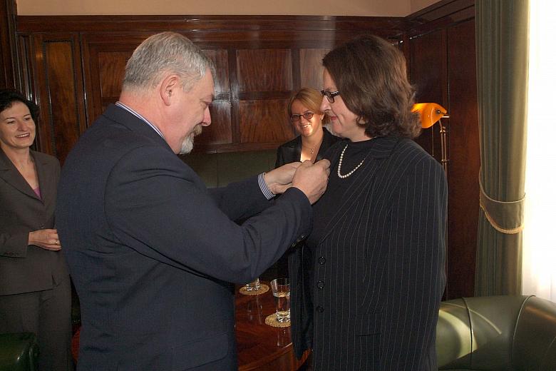 Prezydent Majchrowski uhonorował swojego gościa Odznaką "Honoris gratia".