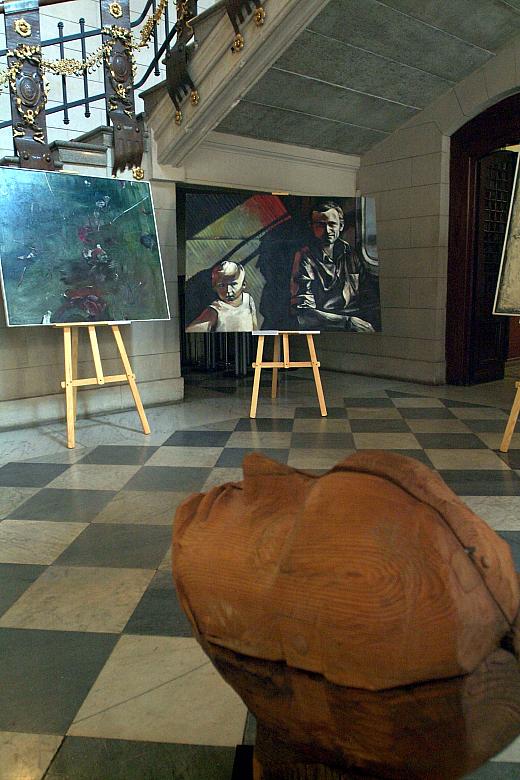 
Prezentacji Opola towarzyszyła wystawa w holu kamiennym krakowskiego magistratu.  