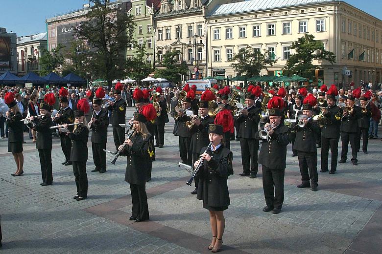 W obchodach uczestniczyła Orkiestra Kopalni Soli Wieliczka.