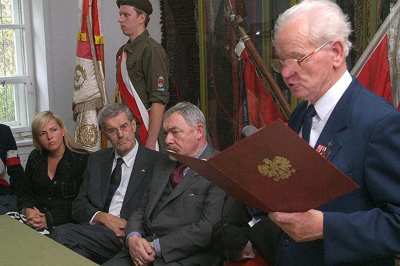Adres do Ojca Świętego Benedykta XVI odczytał Kazimierz Guzikowski, Prezes Światowego Związku Żołnierzy Armii Krajowej Okręgu Ma