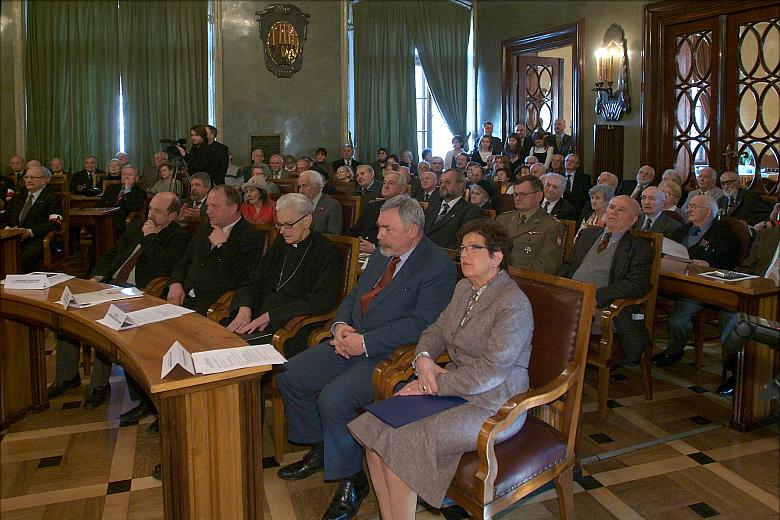 Na uroczystość przybyło wiele znanych, krakowskich postaci. Obecni byli m. in. kardynał Franciszek Macharski oraz Prezydent Mias