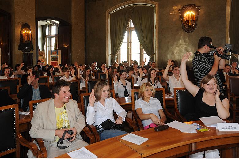 W sali Obrad Rady Miasta Krakowa odbyło się uroczyste podsumowanie projektu edukacyjnego "Uczeń- Obywatel", podczas kt