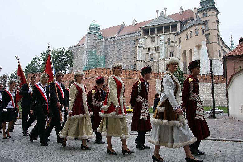 Część uczniów ubrana była w stroje z XVII stulecia.