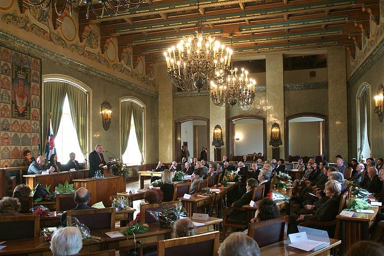 Zgromadzeni w sali Obrad Rady Miasta Krakowa goście wysłuchali także recytacji fragmentów poematów: "Beniowski" Julius
