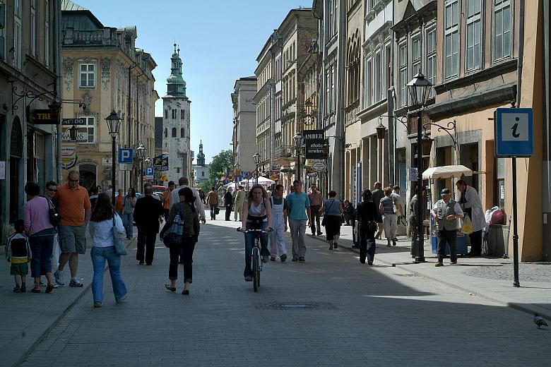 Postępuje remont ulicy Grodzkiej. Od 12 maja otwarty jest odcinek pomiędzy placem Wszystkich Świętych, 
a ulicą Poselską. 