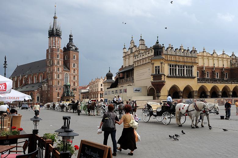 Rynek krakowski od 1257 pełni swoją funkcję.