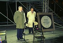 Prezydent Krakowa, Wojewoda Małopolski oraz Marszałek Województwa Małopolskiego dokonali symbolicznego odsłonięcia tablicy upami