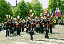Orkiestra wojskowa Garnizonu Kraków w odświętnych mundurach.