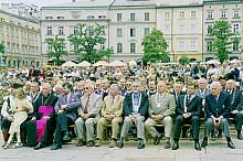 Goście zgromadzeni na krakowskim Rynku.