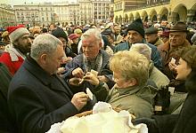 Prezydent Miasta Krakowa połamał się opłatkiem z mieszkańcami.