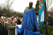 Pomnik odsłonił Prezydent Krakowa Jacek Majchrowski...