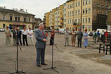 Podczas uroczystego rozpoczęcia remontu na placu przemawiał Prezydent Miasta Krakowa Jacek Majchrowski.