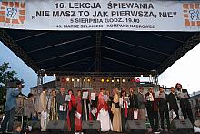 Wykonywano pieśni nawiązujące swą tematyką do marszów Kadrówki oraz tradycji Legionów.