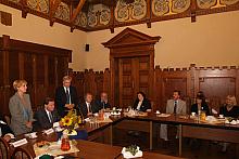 W krakowskim magistracie zastępca Prezydenta Miasta Krakowa Tadeusz Trzmiel spotkał się z delegacją władz Miasta Kijowa.