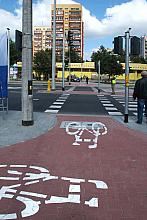 W ramach przebudowy skrzyżowania powstały ścieżki rowerowe, które w przyszłości zostaną połączone z siecią planowanych ścieżek r