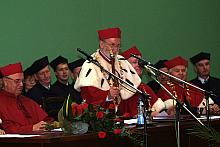Nowy rok akademicki 2005/2006 otworzył Rektor Akademii Pedagogicznej prof. Henryk Żaliński.