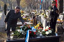 W imieniu Prezydenta Miasta Krakowa wiązankę na grobie złożył jego Zastępca Henryk Bątkiewicz.