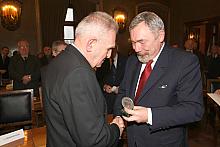 Nagrodę za wybitne osiągnięcia w dziedzinie wibroakustyki otrzymał prof. dr hab. inż. Zbigniew Engel.