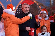 W mikołajowej kweście na rzecz dzieci z domów dziecka uczestniczył Prezydent Krakowa oraz aktorzy krakowskich teatrów.
