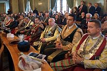 Podczas uroczystości wręczono również wyróżnienia organizacyjne dla zasłużonych członków Krakowskiej Kongregacji Kupieckiej: sre