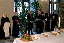 Zaproszonych gości powitał Przewodniczący Rady Miasta Krakowa dr inż. Paweł Pytko.
Od lewej: Ojciec Adam Studziński, kardynał S
