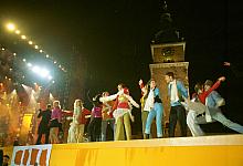 Występom gwiazd polskiej estrady towarzyszyły tańce i improwizacje zespołów baletowych.