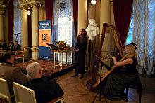 Uroczystość zakończył koncert muzyki kameralnej w wykonaniu Anny Pehlken (sopran) oraz Malwiny Lipiec (harfa).