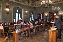 XII finał krakowskiej edycji Samorządowego Konkursu Nastolatków odbył się w sali Obrad Rady Miasta Krakowa.