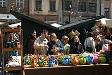 Świąteczne ozdoby jak co roku cieszyły się dużym zainteresowanie wśród mieszkańców Krakowa.