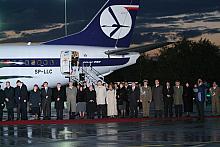W pożegnaniu Benedykta XVI na lotnisku w Balicach uczestniczyli przedstawiciele władz państwowych, samorządowych oraz służb mund