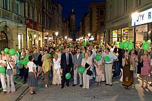 W otwarciu ul. Floriańskiej uczestniczyli licznie zgromadzeni mieszkańcy Krakowa oraz turyści. 