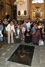 Pod kamienną płytą w kaplicy św. Michała Archanioła spoczął ojciec duchowy Jana Pawła II i wielu kapłanów krakowskiej archidiece