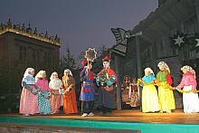 Na scenie Teatr Tańca "Dzieci Krakowa".