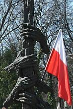 67. rocznica Zbrodni Katyńskiej pod Krzyżem Katyńskim na cmentarzu Rakowickim