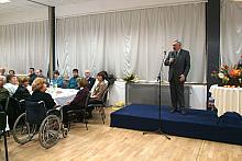 W Wielki Czwartek, w Nowohuckim Centrum Kultury, Jacek Majchrowski, Prezydent Miasta Krakowa, złożył życzenia niepełnosprawnym k