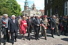 Po zakończeniu mszy uczestnicy uroczystości zeszli z Wawelskiego Wzgórza.