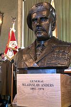 W sali Obrad zaprezentowano popiersie generała Władysława Andersa, które 18 maja br. zostanie odsłonięte w Parku Jordana. 