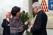 W imieniu Prezydenta Miasta Krakowa gratulacje złożyła Jego Małżonka Pani Barbara Majchrowska.