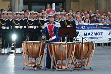 Na Rynku Głównym wystąpiły orkiestry z wielu państw, kompania reprezentacyjna Wojska Polskiego oraz chór i balet Reprezentacyjne